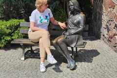 b8fda953-de3a-4051-b3fa-10fe094b9723