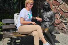 c80c7220-33be-4a5e-8e5b-acce951e5247